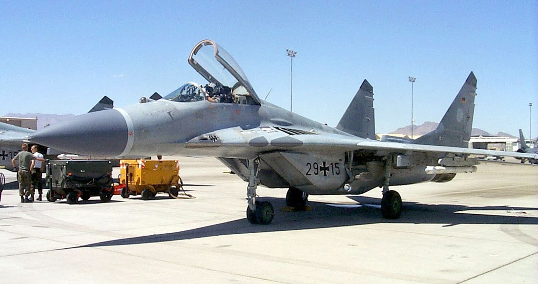 http://www.fas.org/nuke/guide/russia/airdef/mig-29_001128a.jpg